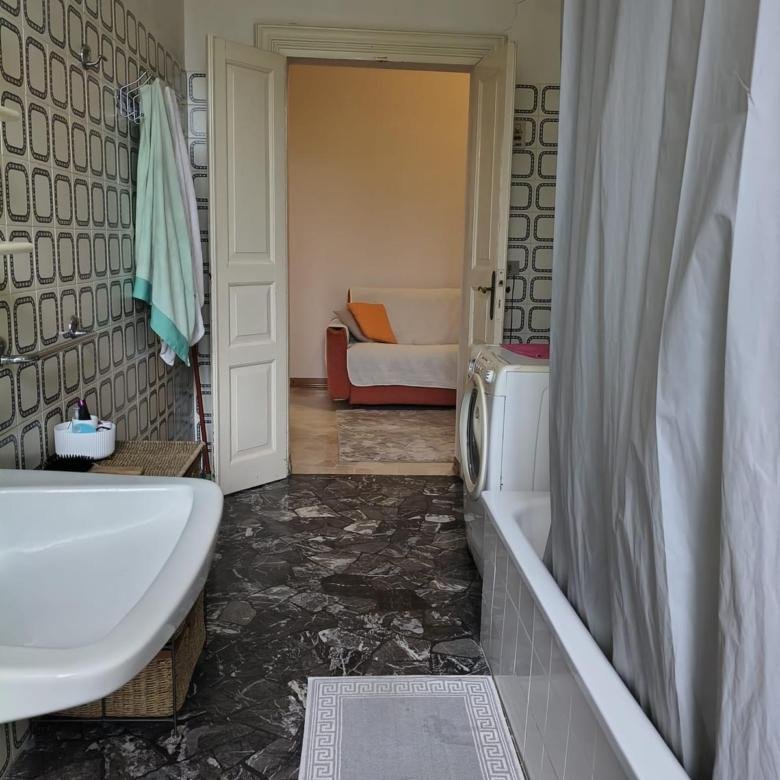 780