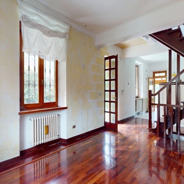 780